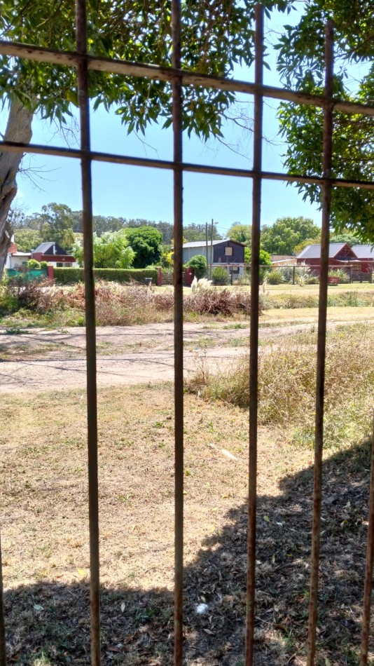 VENTA CASA 3 AMBIENTES GARAGE PARQUE Y PARRILLA: 350M2 TOT.ZONA ALFAR