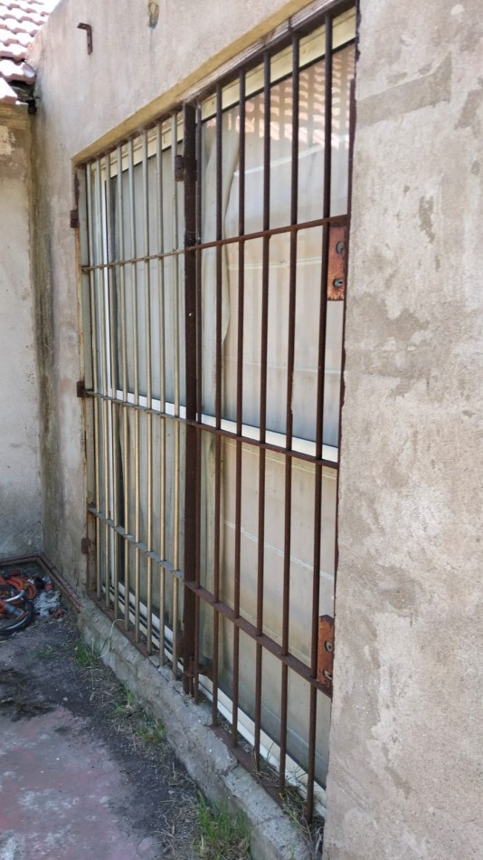 VENTA CASA 3 AMBIENTES GARAGE PARQUE Y PARRILLA: 350M2 TOT.ZONA ALFAR
