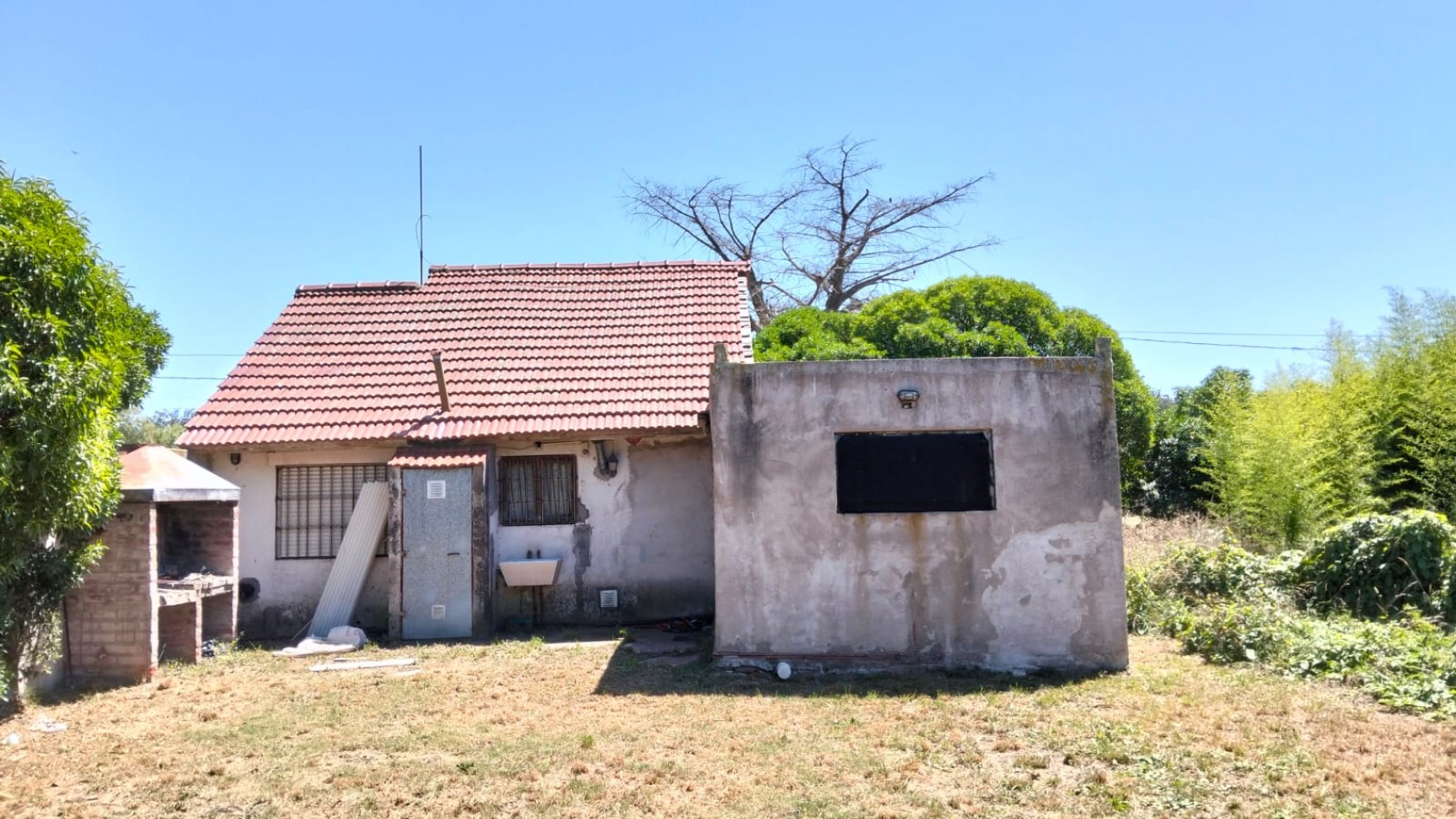 VENTA CASA 3 AMBIENTES GARAGE PARQUE Y PARRILLA: 350M2 TOT.ZONA ALFAR