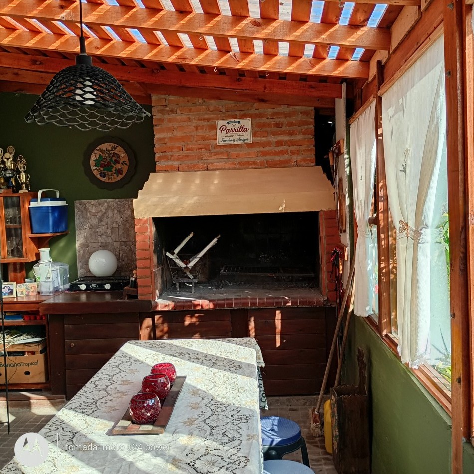 VENTA Casa Ph Al Fondo 3amb.c/quincho/jardin/entrada Auto