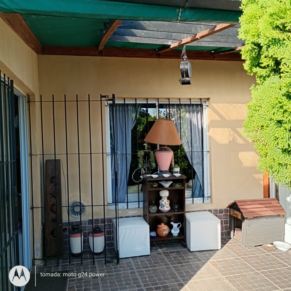 VENTA Casa Ph Al Fondo 3amb.c/quincho/jardin/entrada Auto