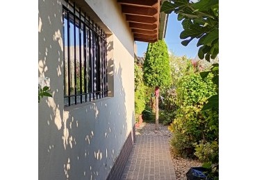 VENTA Casa Ph Al Fondo 3amb.c/quincho/jardin/entrada Auto